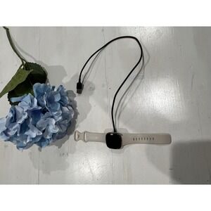 Fitbit Smartwatch GPS Heart Rate Beige Band and‎ charger